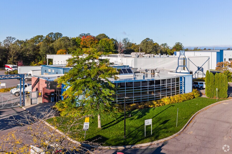 Primary Photo Of 90 Bill Leathem Dr, Ottawa Distribution For Sale