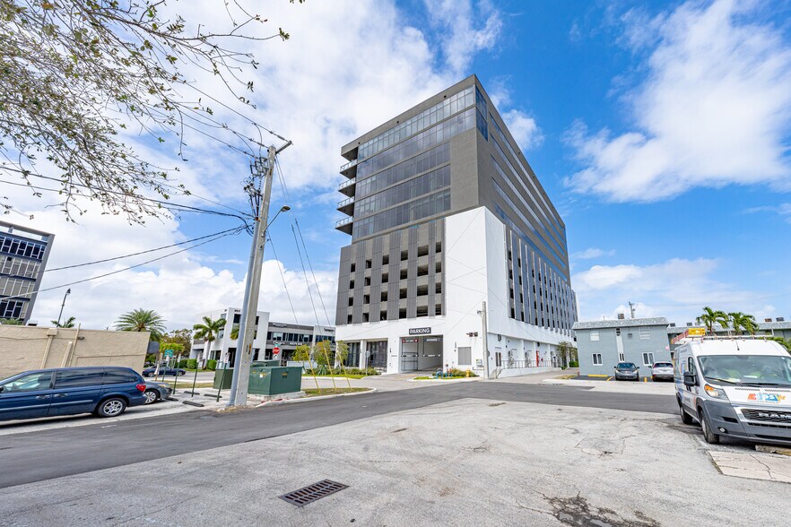 More Photos Of 800 N Federal Hwy, Hallandale Beach Office For Sale