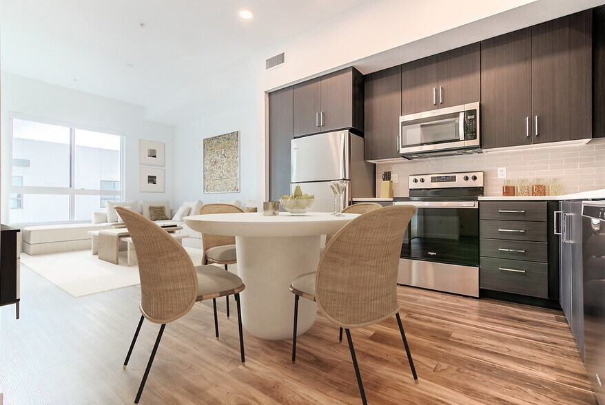 More Photos Of 6240 W Sunset Blvd, Los Angeles Apartments For Lease