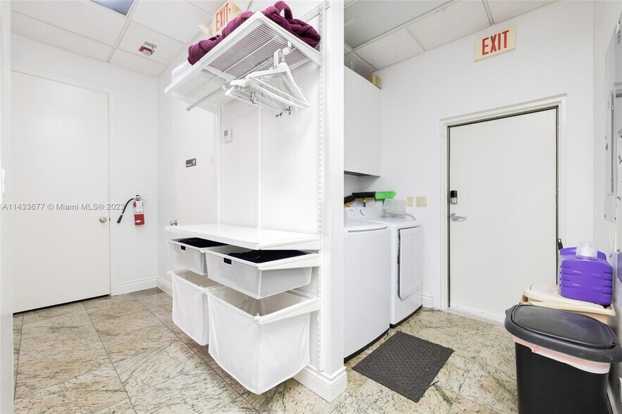 More Photos Of 520 Biltmore Way, Coral Gables Storefront Retail Office For Sale