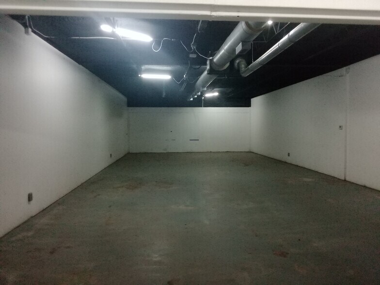 More Photos Of 4501-4527 NW 10th St, Oklahoma City General Retail For Lease