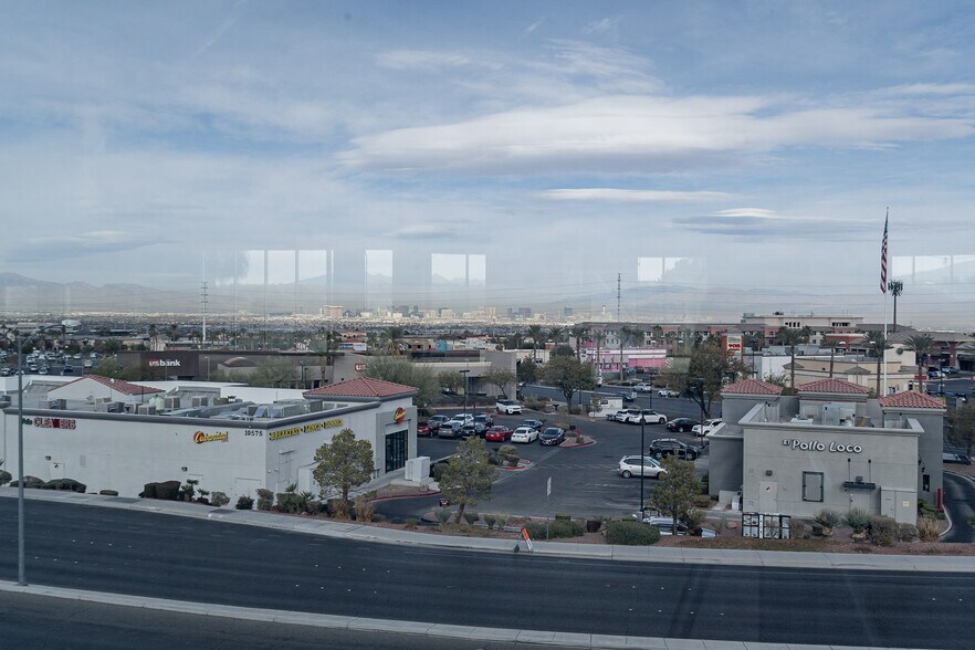 More Photos Of 2705 W Horizon Ridge Pky, Henderson Medical For Lease