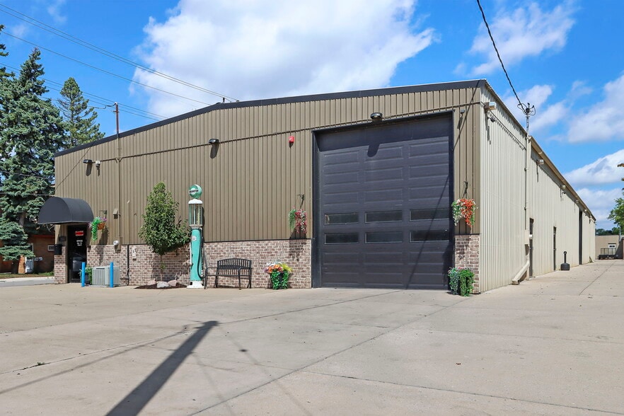 More Photos Of 1206 Washington Rd, Kenosha Auto Repair For Sale