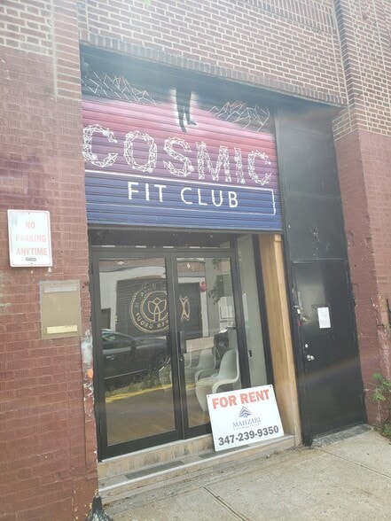 More Photos Of 21-38 44th Rd, Long Island City General Retail For Lease