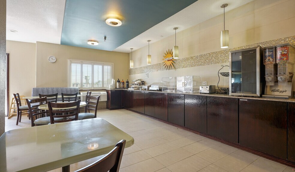 More Photos Of 9041 Brighton Rd, Henderson Hotel For Sale