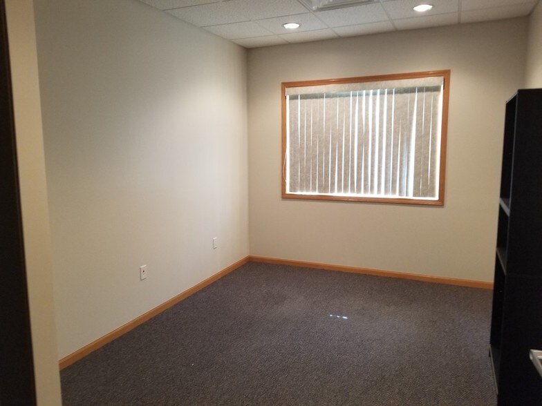 More Photos Of 3941 Traxler Ct, Bay City Office For Lease