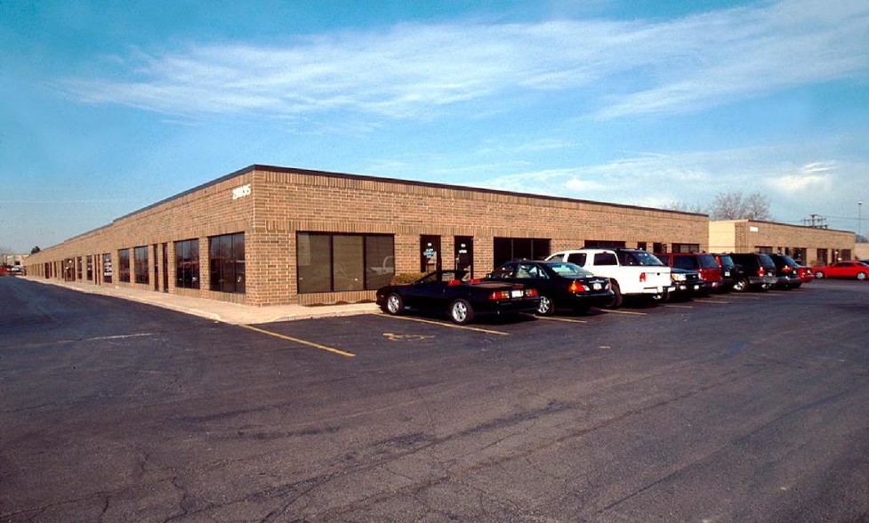 Primary Photo Of 28835 N Herky Dr, Lake Bluff Warehouse For Lease