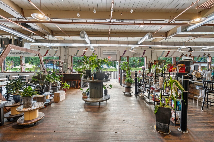 More Photos Of 500 Bridge St, Weissport Restaurant For Sale