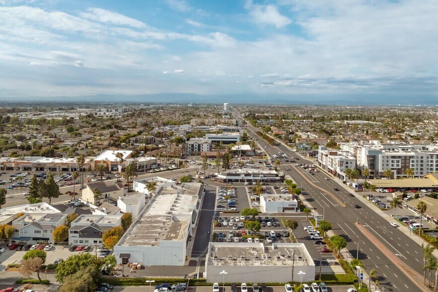 More Photos Of 18581-18631 Beach Blvd, Huntington Beach Unknown For Lease