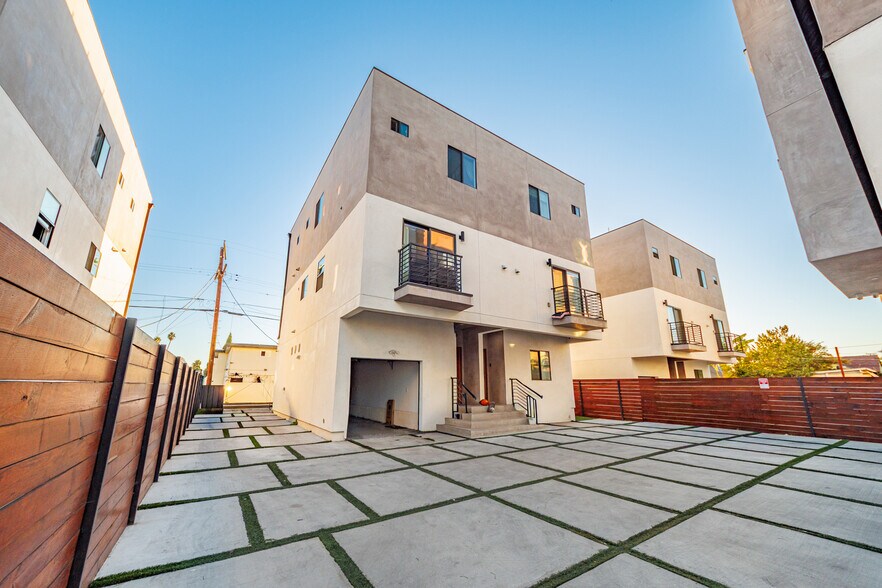 More Photos Of 4842 W 17th St, Los Angeles Apartments For Sale
