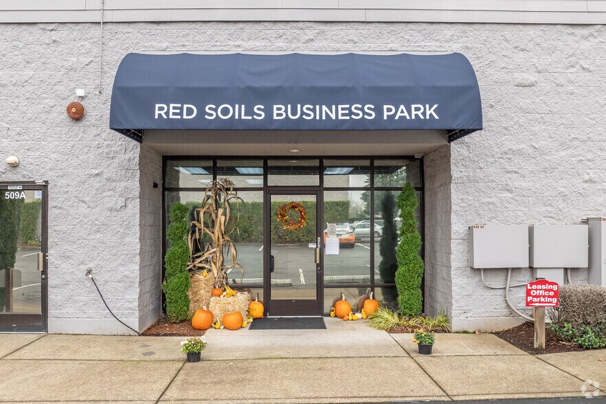 More Photos Of 402 Beavercreek Rd, Oregon City Unknown For Lease