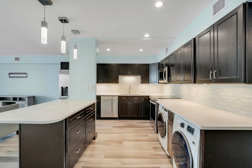 More Photos Of 360 Wilma Cir, Riviera Beach Multifamily For Sale