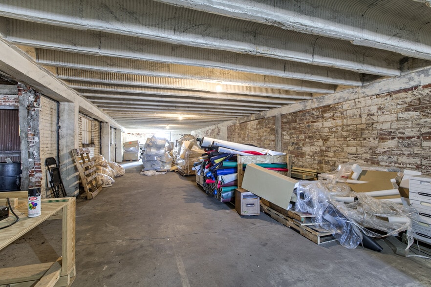 More Photos Of 415 S 7th St, Lincoln Warehouse For Sale