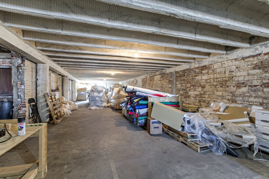 More Photos Of 415 S 7th St, Lincoln Warehouse For Lease