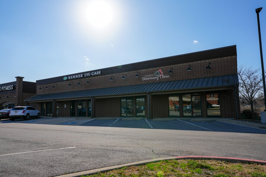 More Photos Of 6210 Huntington Cir, Fort Smith Storefront For Sale