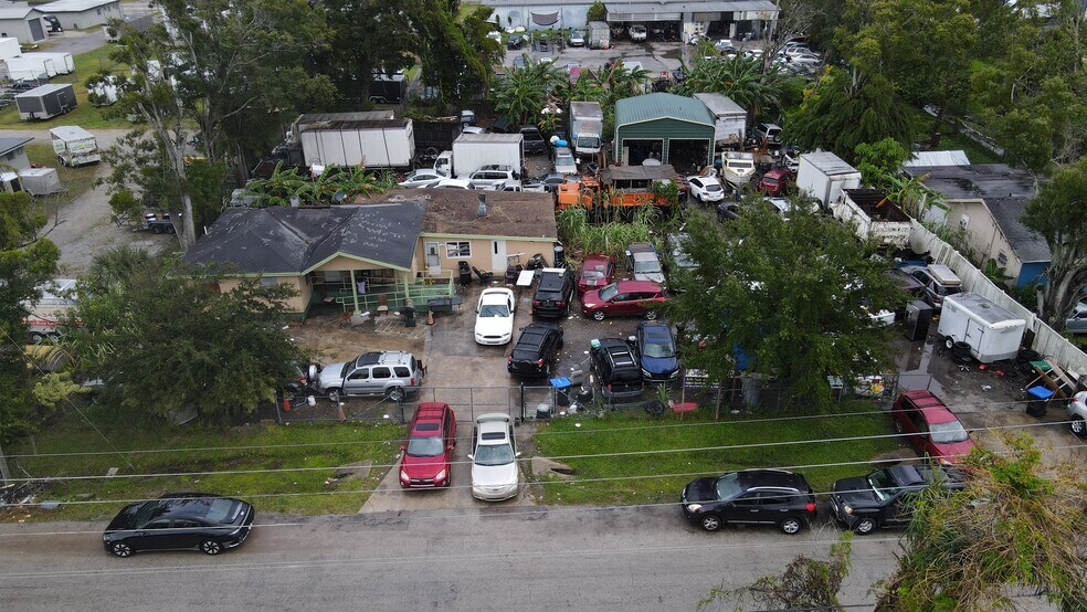 More Photos Of 655 Barry St, Orlando Auto Repair For Sale