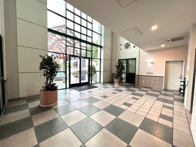 More Photos Of 22535-22551 2nd St, Hayward Office For Lease