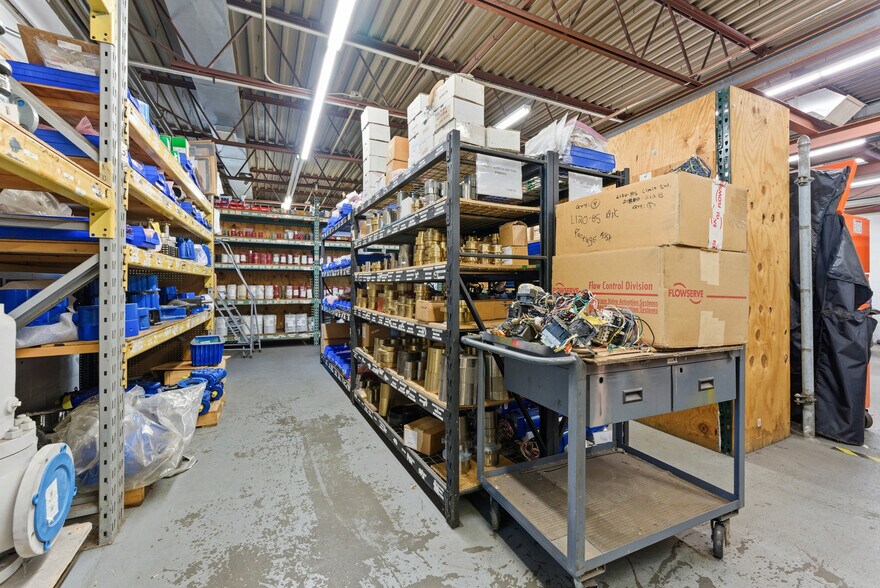 More Photos Of 34 Elise St, Westfield Industrial For Sale