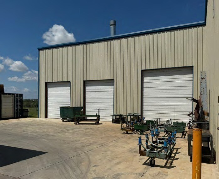 More Photos Of 2000 Clovis Barker Rd, San Marcos Manufacturing For Lease