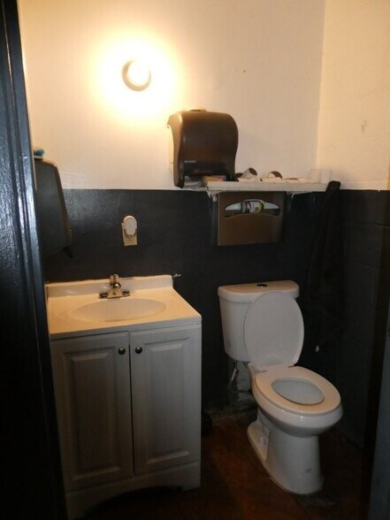 More Photos Of 1501 Celis St, San Fernando Auto Repair For Sale