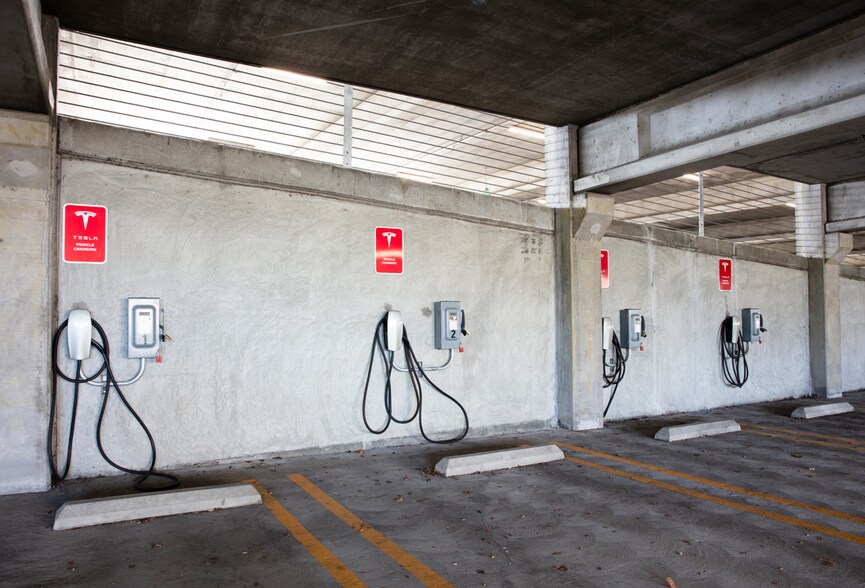 More Photos Of 1400 Fashion Island Blvd, San Mateo Research And Development For Lease