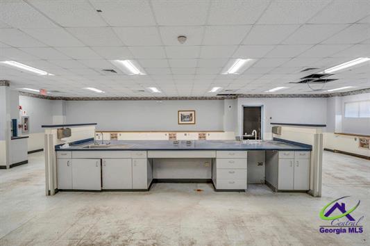 More Photos Of 114 Devaughn Ave, Montezuma Medical For Sale