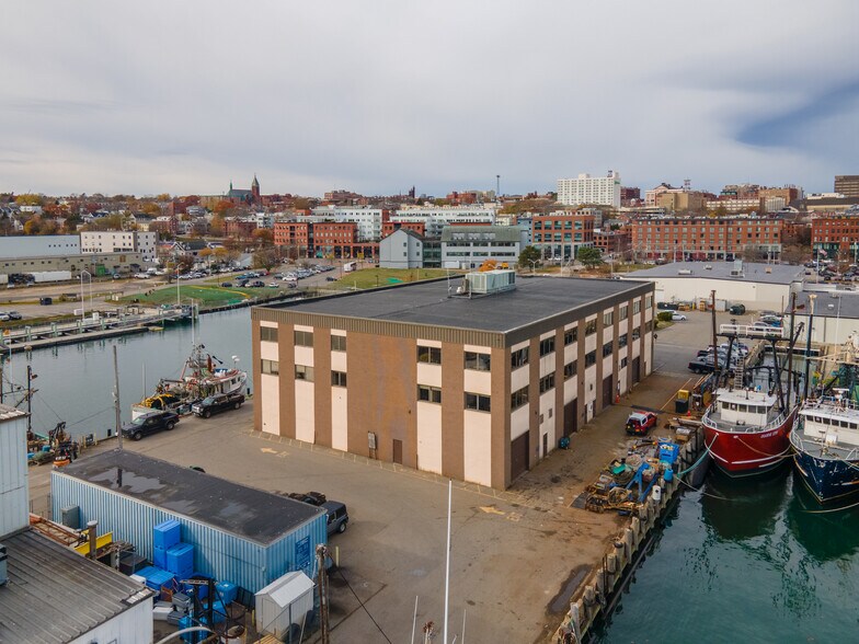 More Photos Of 2 Portland Fish Pier, Portland Office For Lease