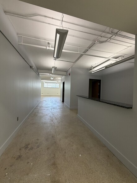 More Photos Of 333 W 7th St, Royal Oak Office For Lease