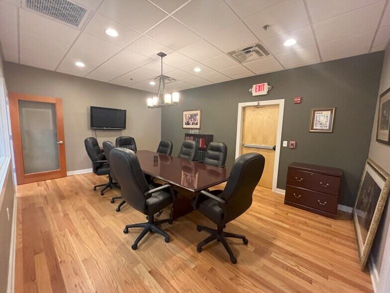 More Photos Of 140 Point Judith Rd, Narragansett Storefront Retail Office For Sale