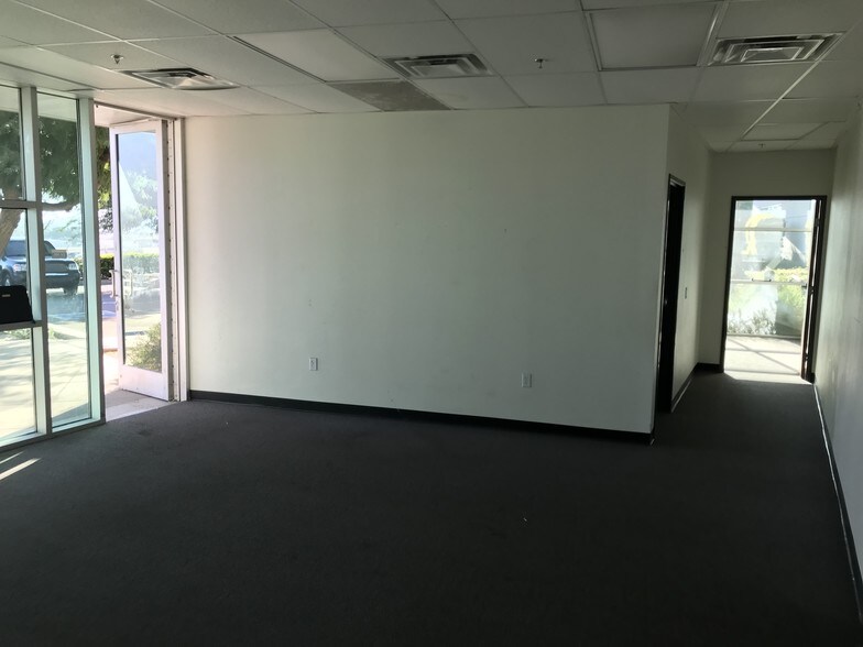 More Photos Of 6421 Central Ave, Riverside Warehouse For Lease