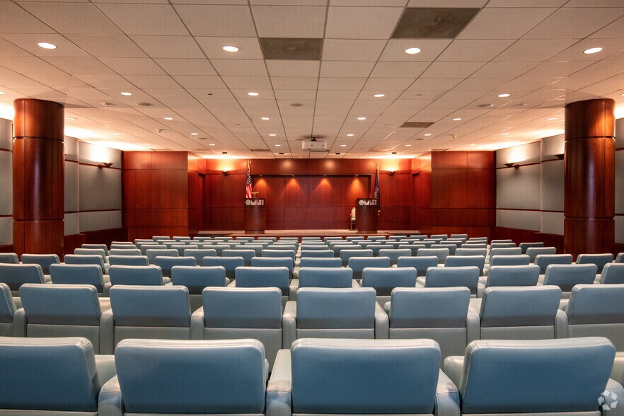 More Photos Of 333 Earle Ovington Blvd, Uniondale Office For Lease