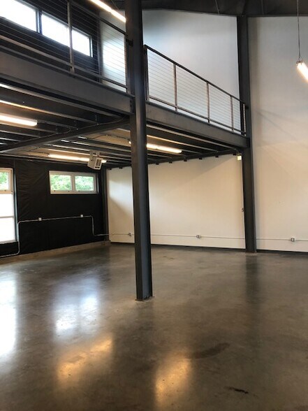 More Photos Of 1762 Airport Way S, Seattle Showroom For Sale