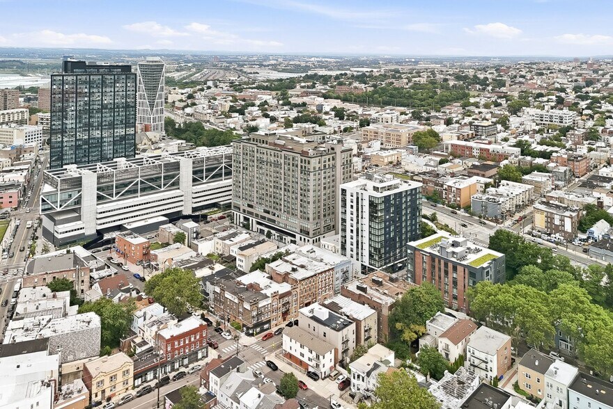 More Photos Of 32 Oakland Ave, Jersey City Apartments For Lease