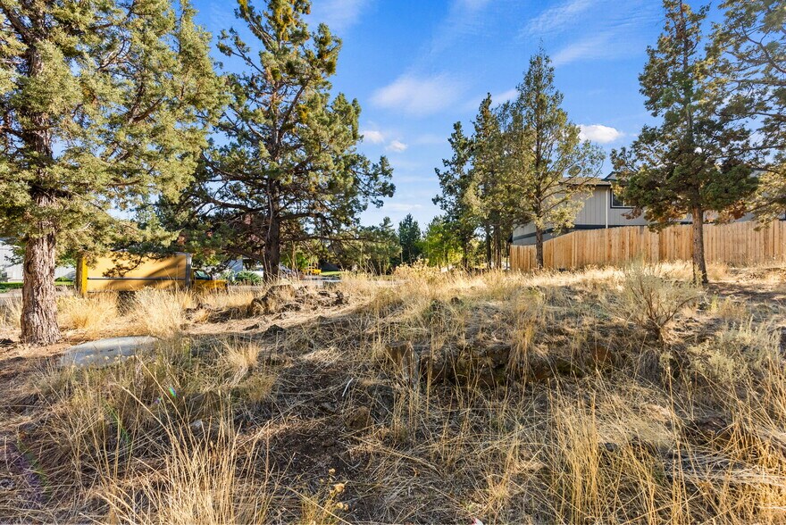 More Photos Of 2101 NE Holliday Ave, Bend Land For Sale