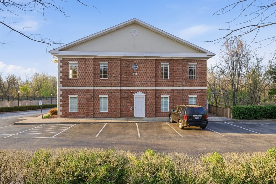 More Photos Of 311 S Royal Oaks Blvd, Franklin Medical For Sale