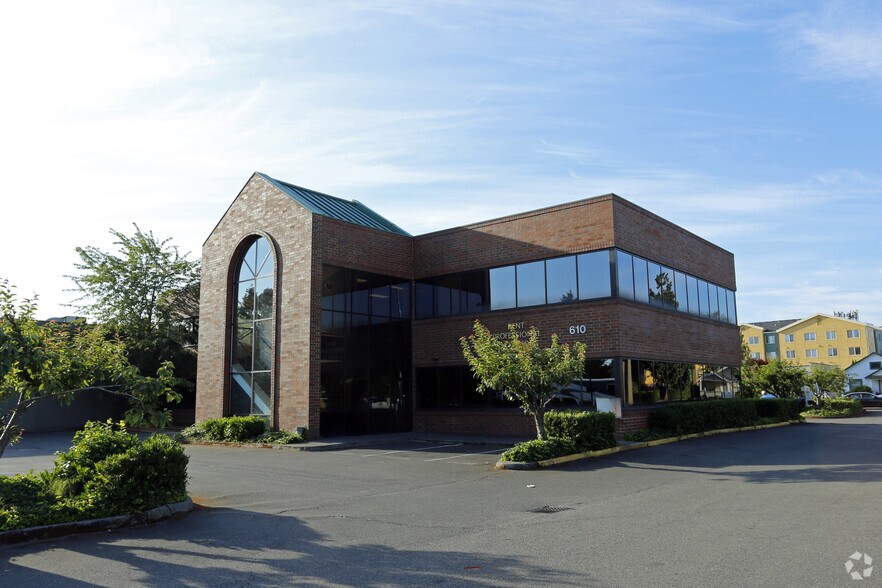 More Photos Of 610 W Meeker St, Kent Office For Sale