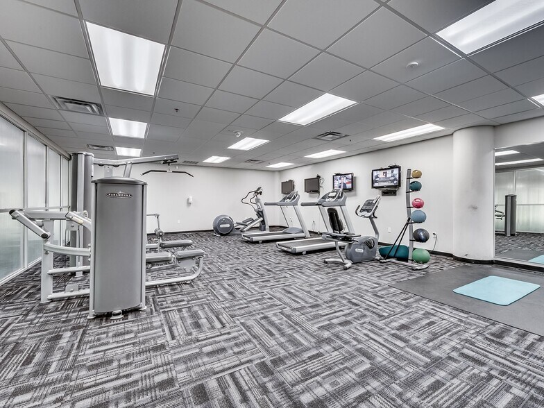 More Photos Of 5909 NW Expressway St, Oklahoma City Office For Lease