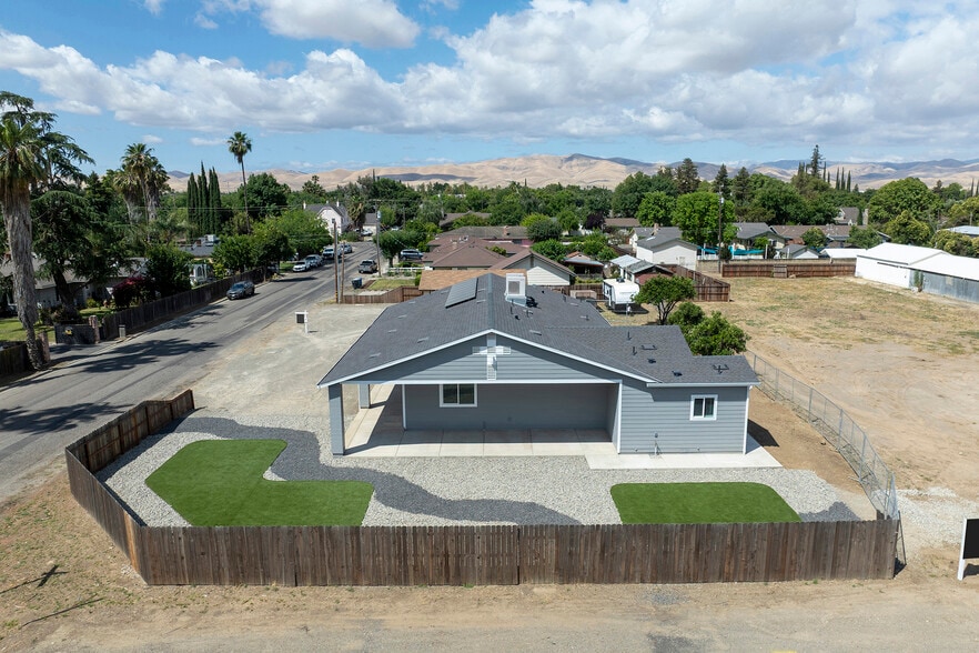 More Photos Of 720 N 2nd St, Patterson Specialty For Sale