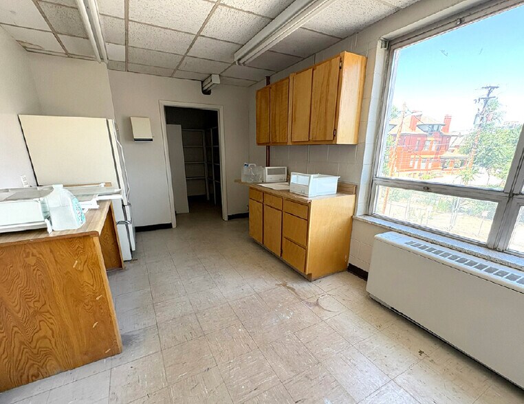 More Photos Of 1915 E Colfax Ave, Denver Office For Lease