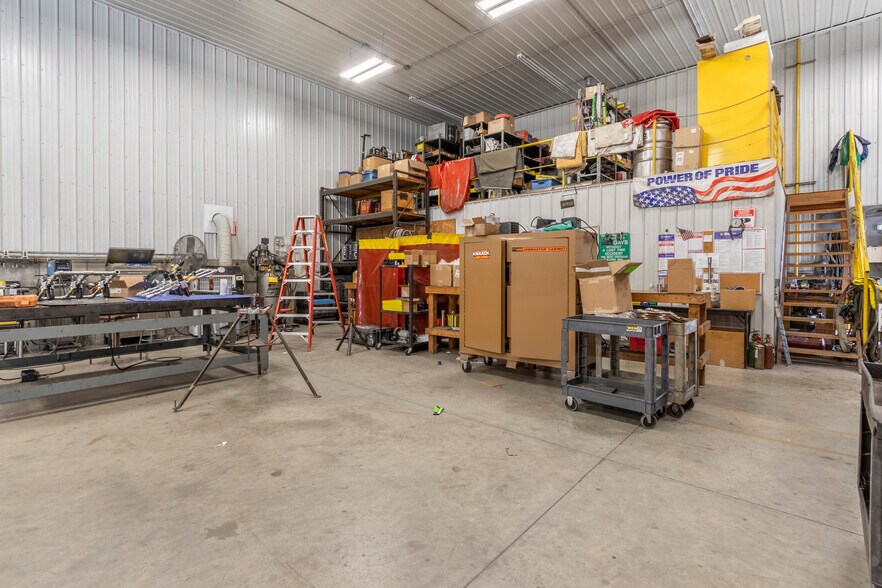More Photos Of 5095 Crookshank Rd, Cincinnati Light Manufacturing For Sale