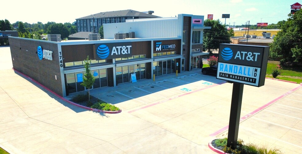 Primary Photo Of 1740 S Sooner Rd, Midwest City General Retail For Lease