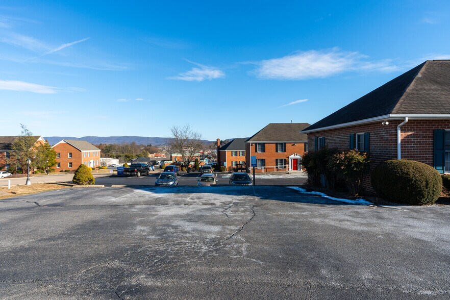 More Photos Of 40 Stoneridge Dr, Waynesboro Office For Lease