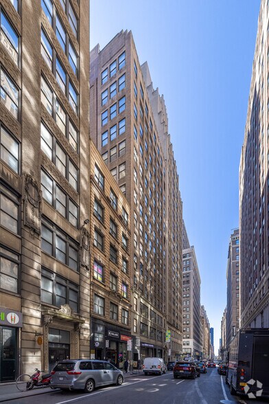More Photos Of 148 W 37th St, New York Office For Lease