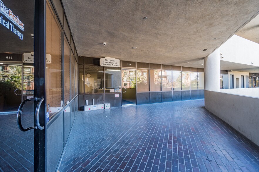 More Photos Of 12828 Harbor Blvd, Garden Grove Medical For Lease