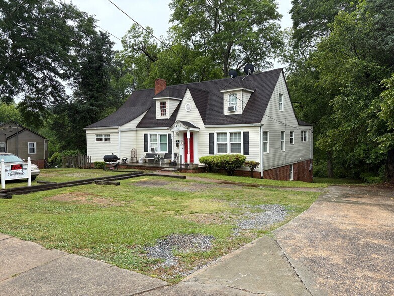 More Photos Of 711 W Main St, Thomaston Multifamily For Sale