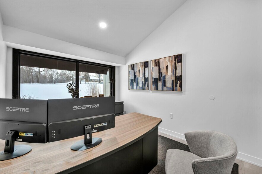 More Photos Of 1929 E Royalton Rd, Broadview Heights Office For Lease