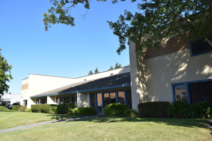 Primary Photo Of 566 Portal St, Cotati Showroom For Sale