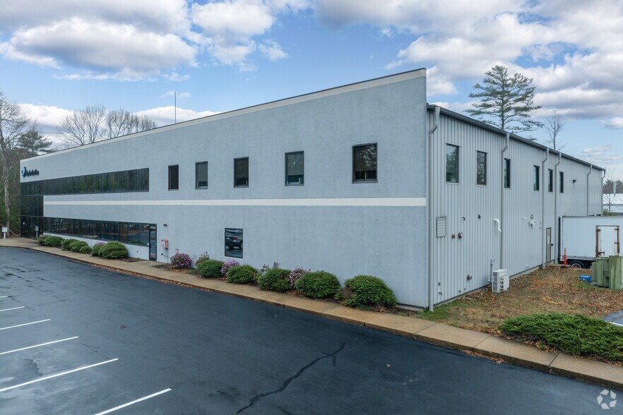 More Photos Of 475 Paramount Dr, Raynham Research And Development For Lease