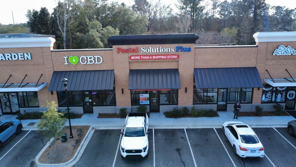 More Photos Of 143 Berkeley Cir, Summerville Storefront Retail Office For Lease