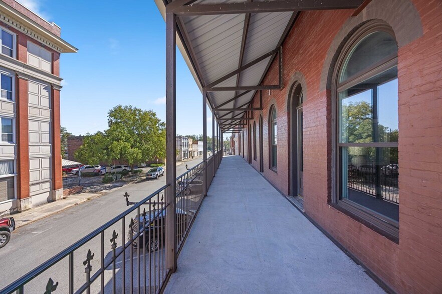 More Photos Of 219 E Screven St, Quitman Storefront Retail Office For Sale